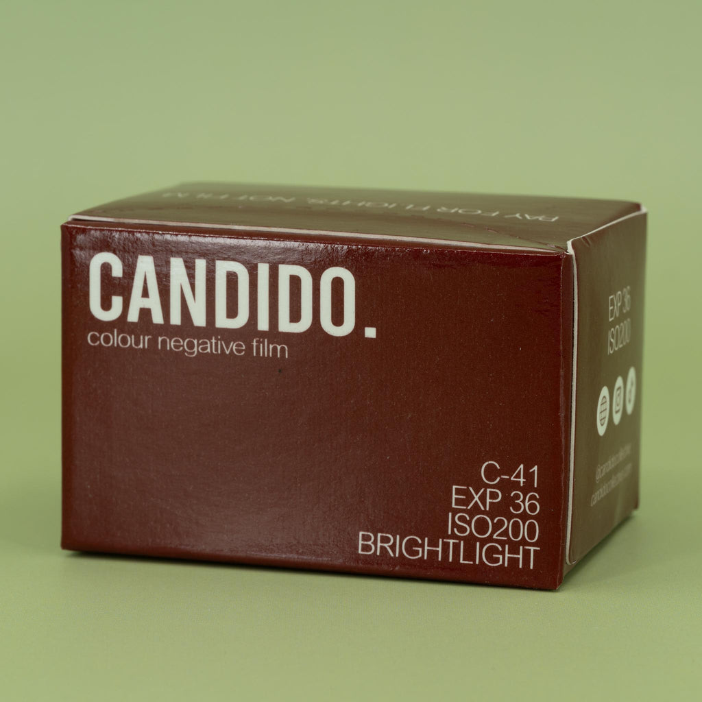 Candido 200 35mm color negative film on a green background